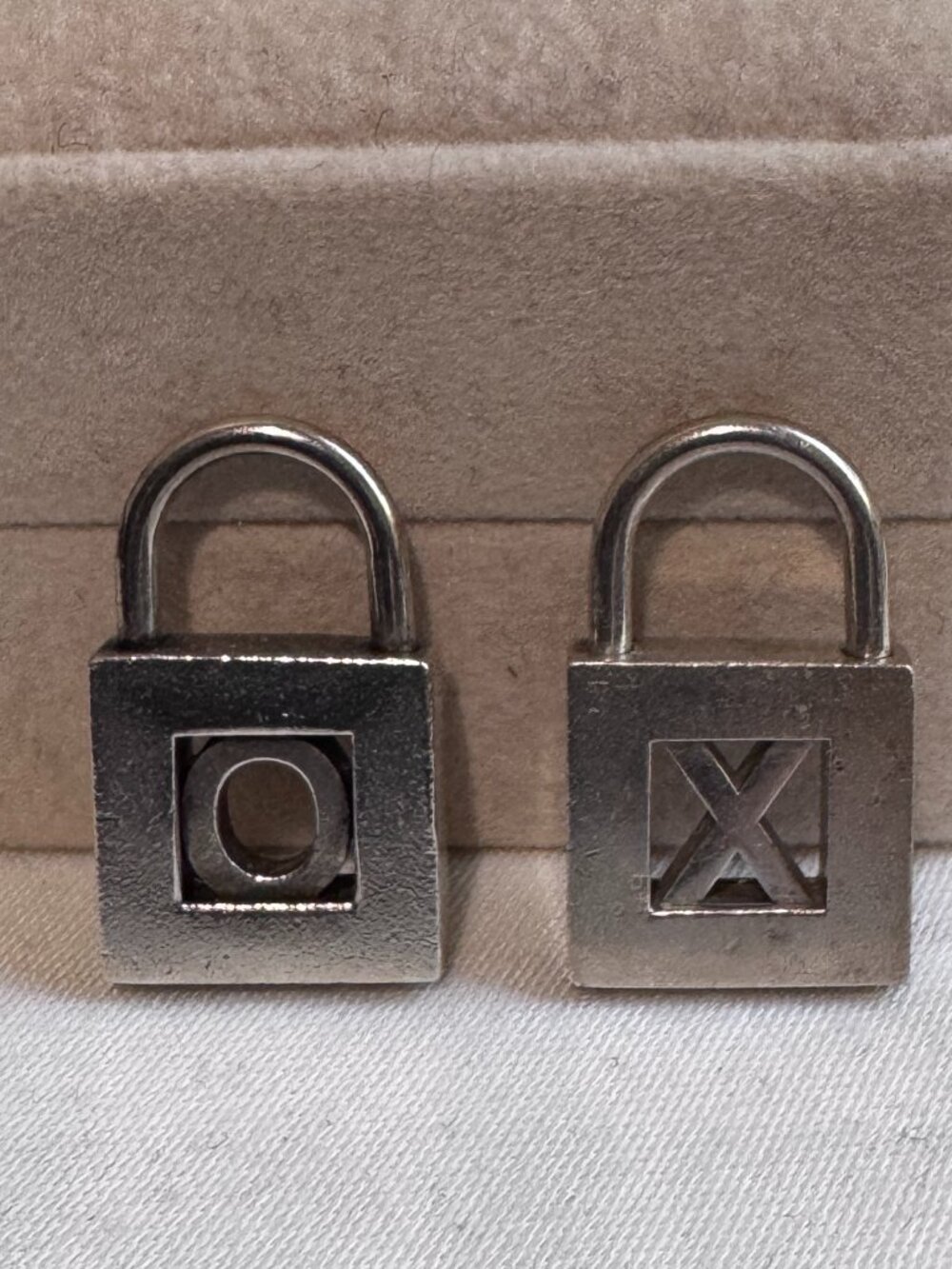 🔐✨ Tiffany & Co. Vintage Lock Charms – Love, Mystery & Timeless Luxury ✨🔐